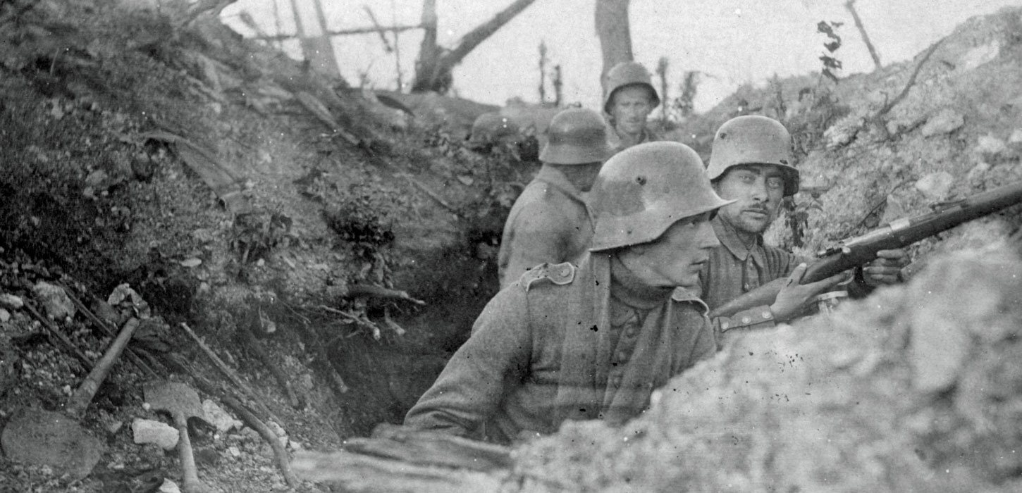 Sønderjyske soldater i skyttegraven under 1. Verdenskrig - måske Verdun