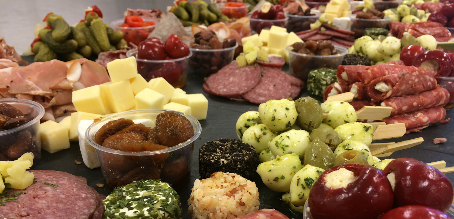 Tapasfad med slagtervarer fra Rønhaveslagteren