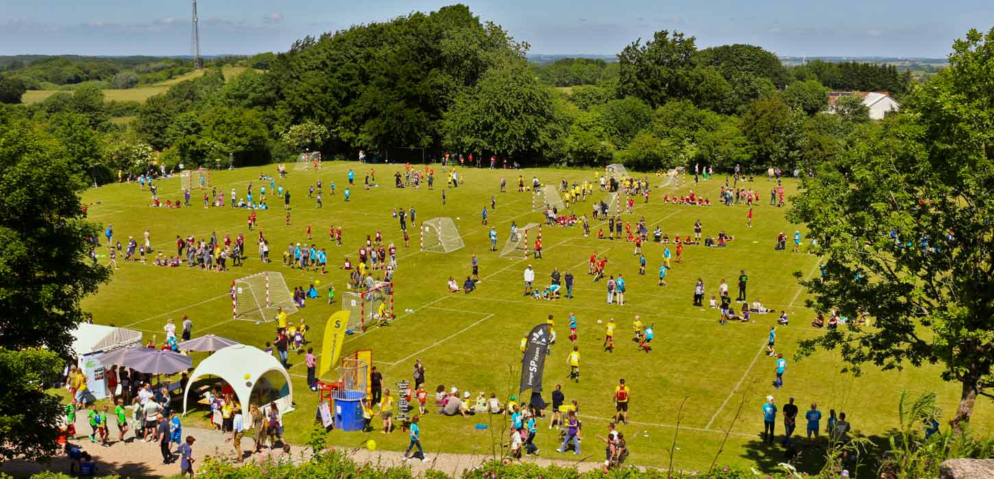 Sommerfest på Kvisberg - oversigt over pladsen