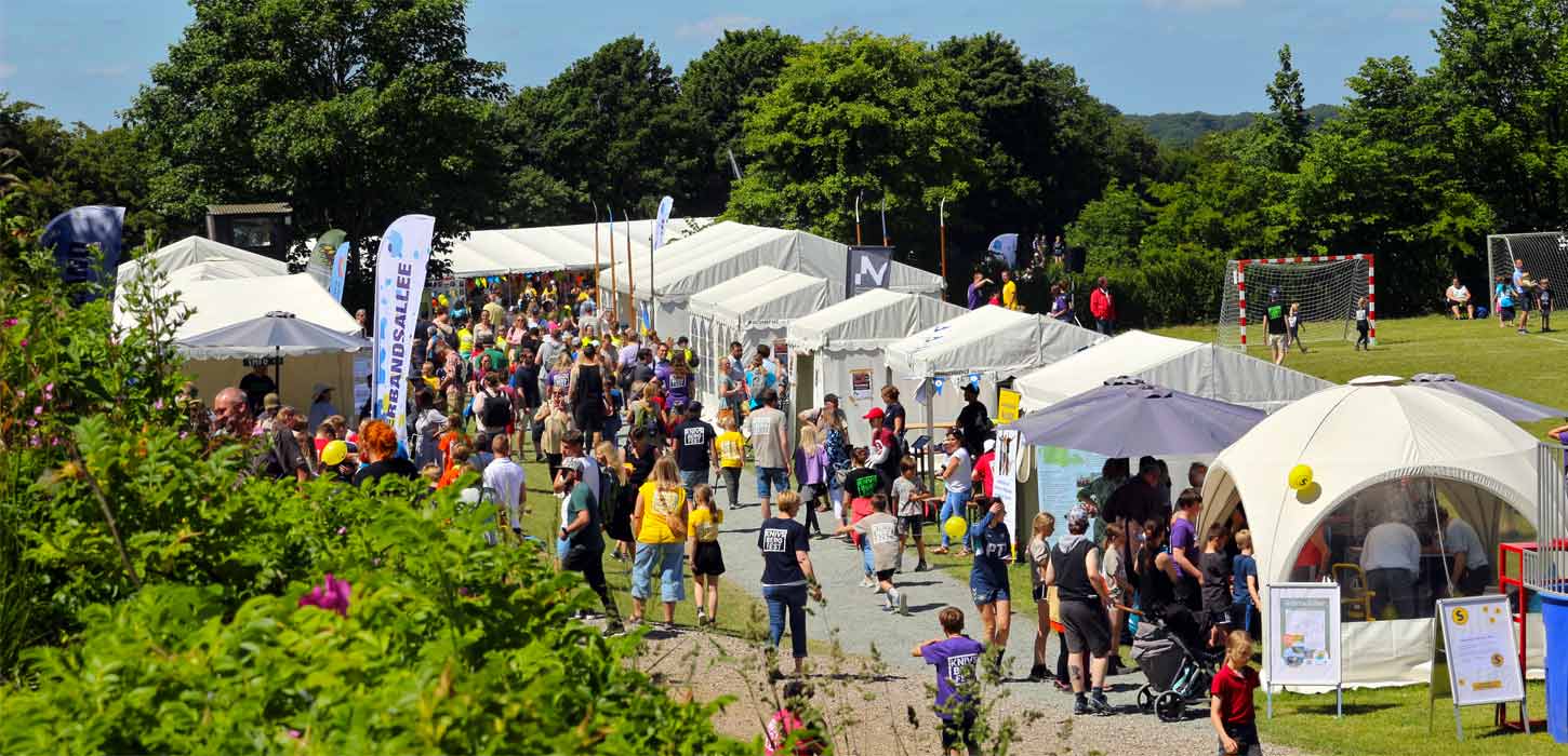 Telte til sommerfest på Knivsberg