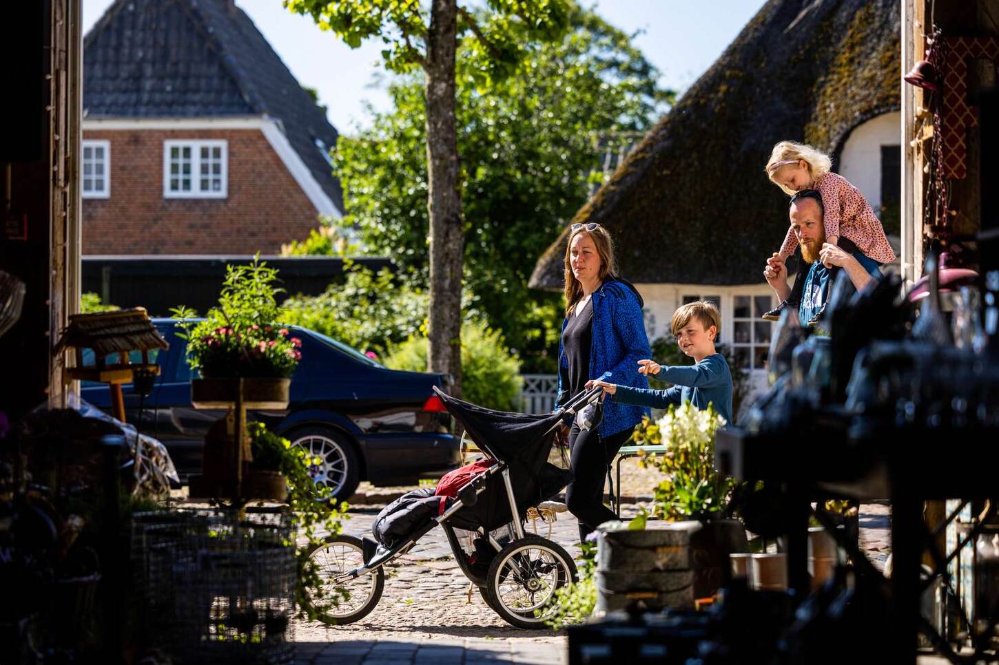 Familie på tur i Møgeltønder