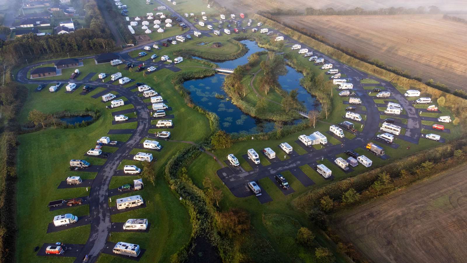 Luftfoto af autocamperpladsen på Marsk camp