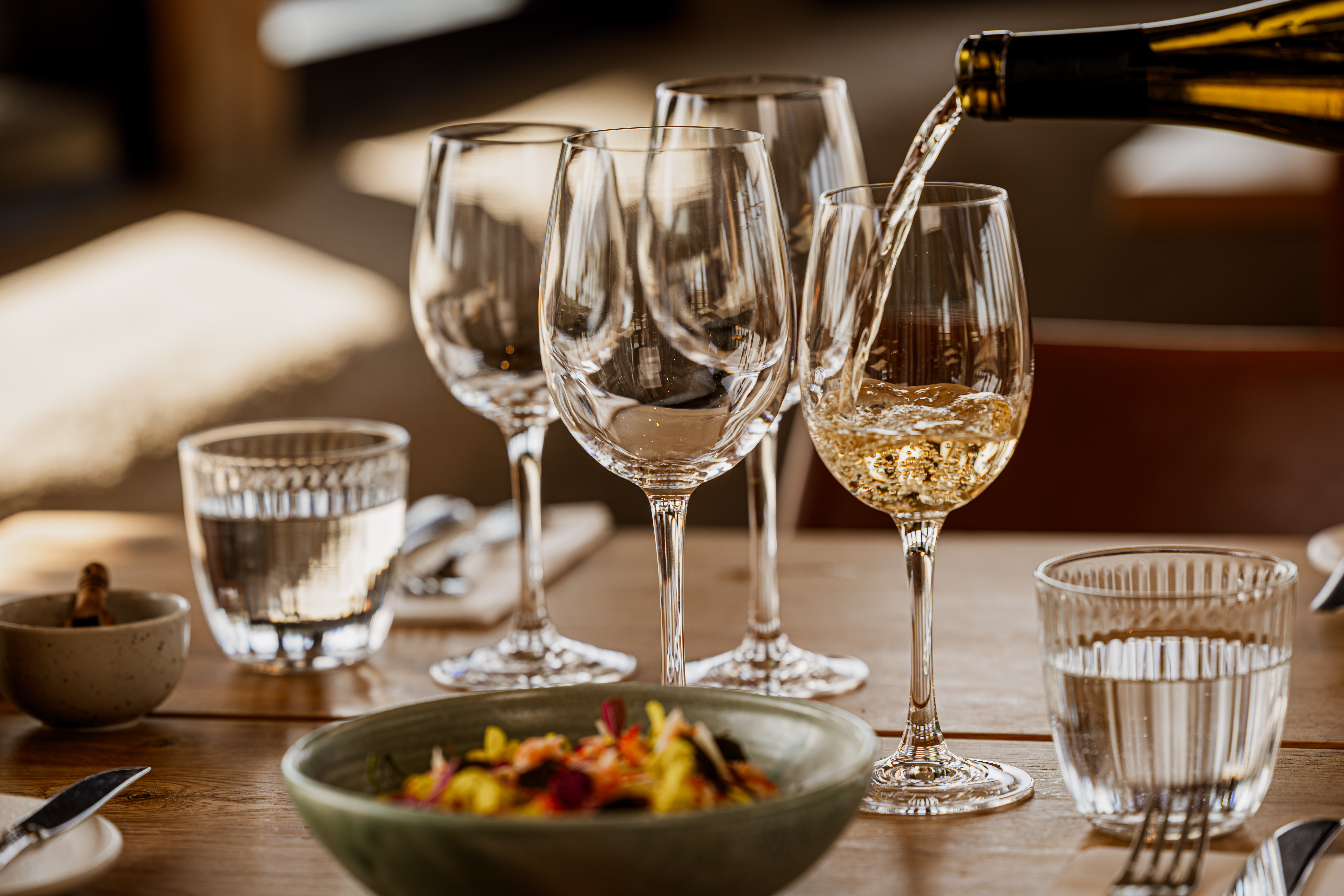 Fint opdækket bord på Marsk Camp